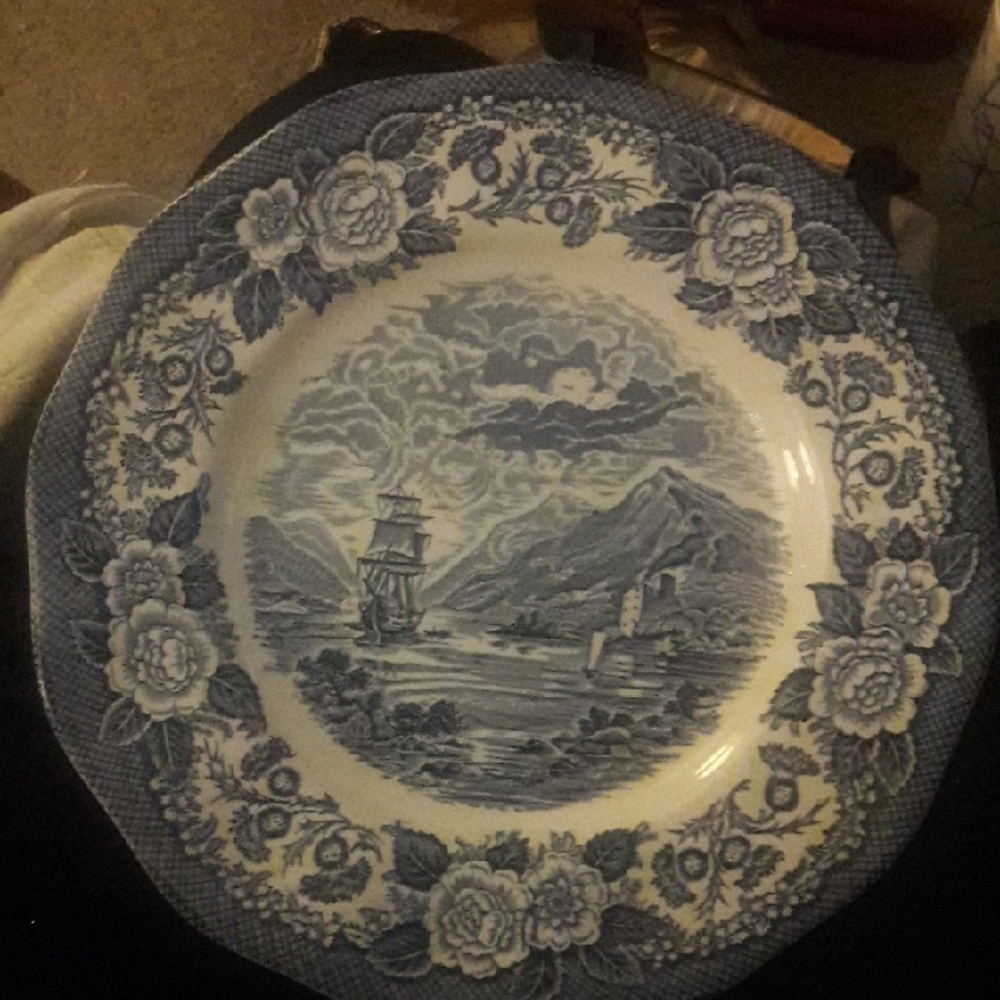 Lochs Of Scotland Royal Warwick Blue Hand Engraved Made In England Plate